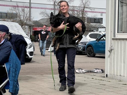 Yvonne mit Welpe Fonsy  